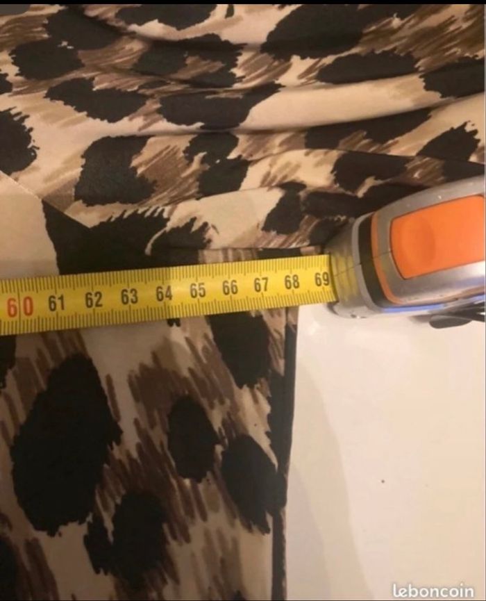 Tunique grande taille TRÈS BON ÉTAT couleur noir et marron.