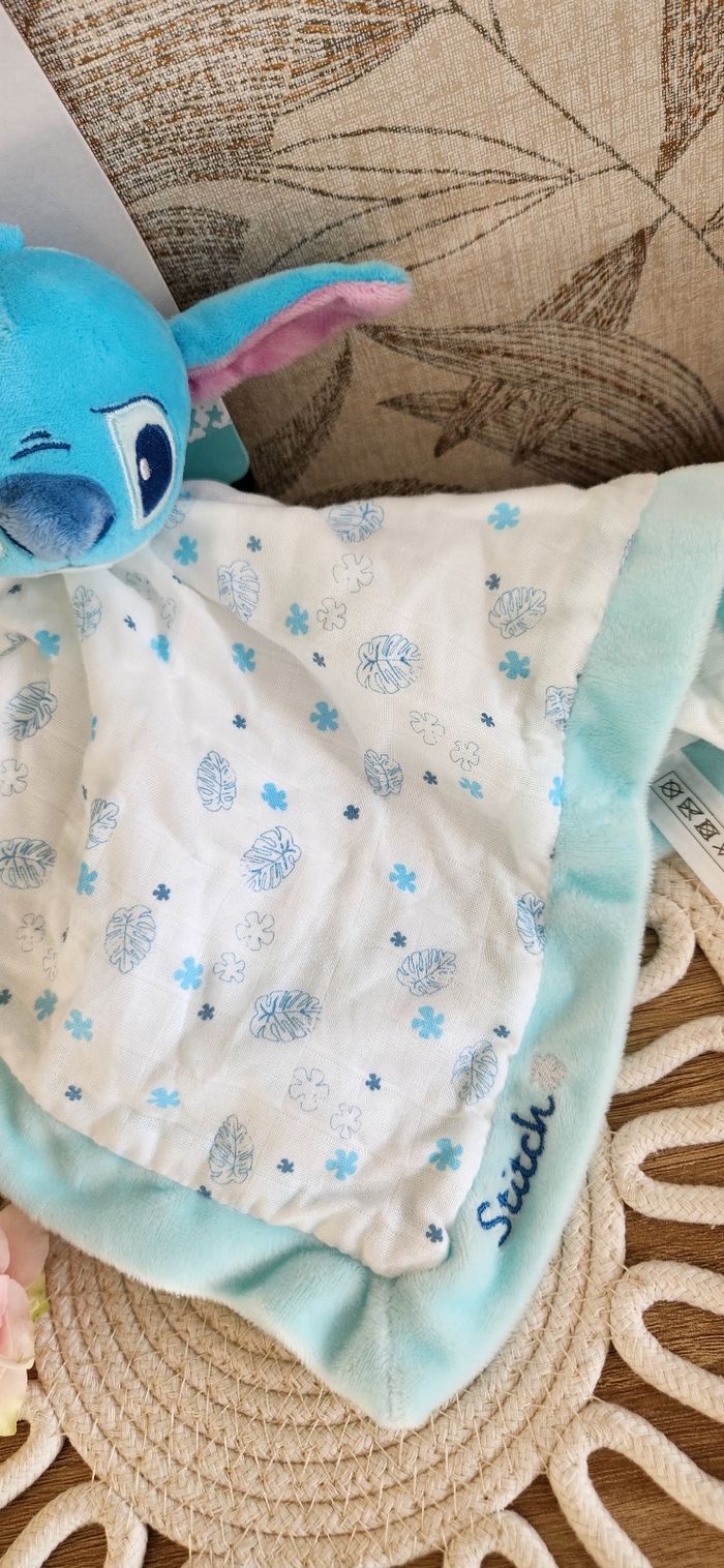 Doudou Lange Bébé Disney Stitch Bleu blanc neuf - photo numéro 5