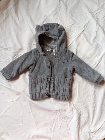 Gilet gris très chaud 9m