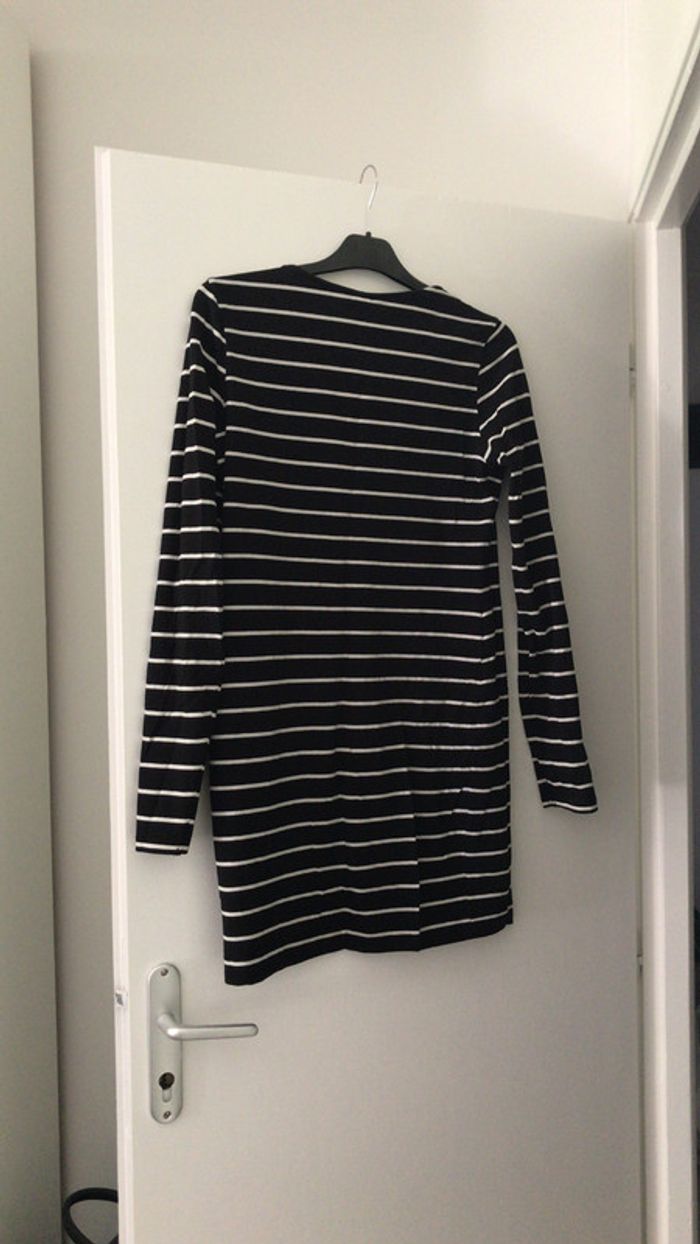 Robe marinière h&m noir et blanche - photo numéro 2