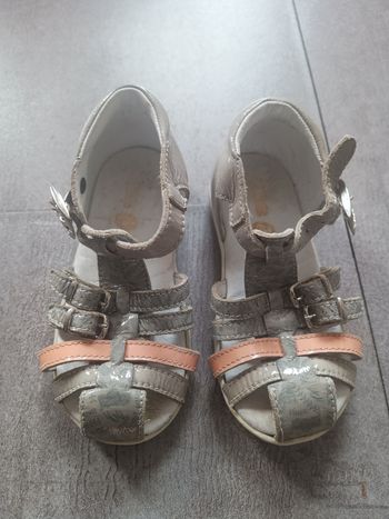 Sandales