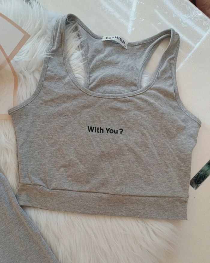 Ensemble de sport short et brassière femme - photo numéro 2