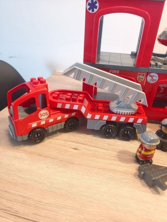 Caserne de pompier méga bloks - photo numéro 5