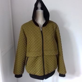 BLOUSON MATELASSE VERT OLIVE CAPUCHE NOIRE - T.XL -