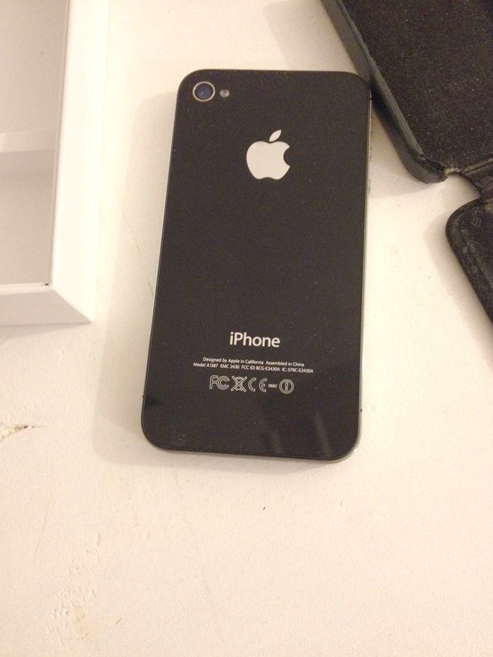 IPhone 4S 8 go pour pièces détachées avec boite et coque - photo numéro 5