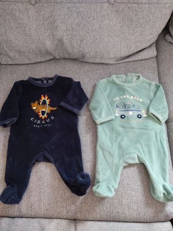 Pyjamas taille 1 mois