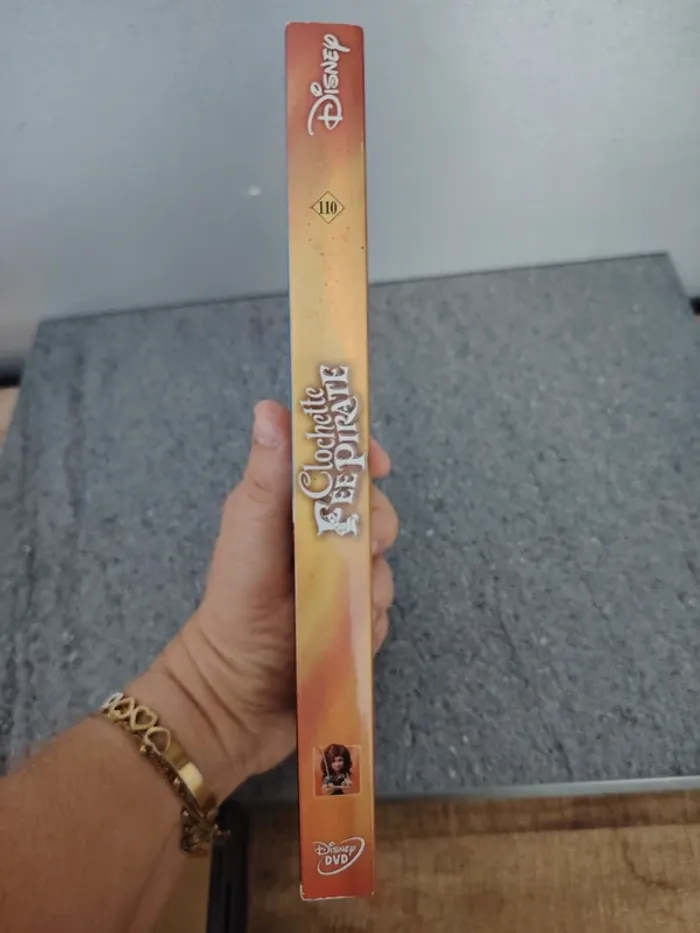 Dvd disney clochette fée pirate numéroté 110 avec fourreau tbe - photo numéro 3