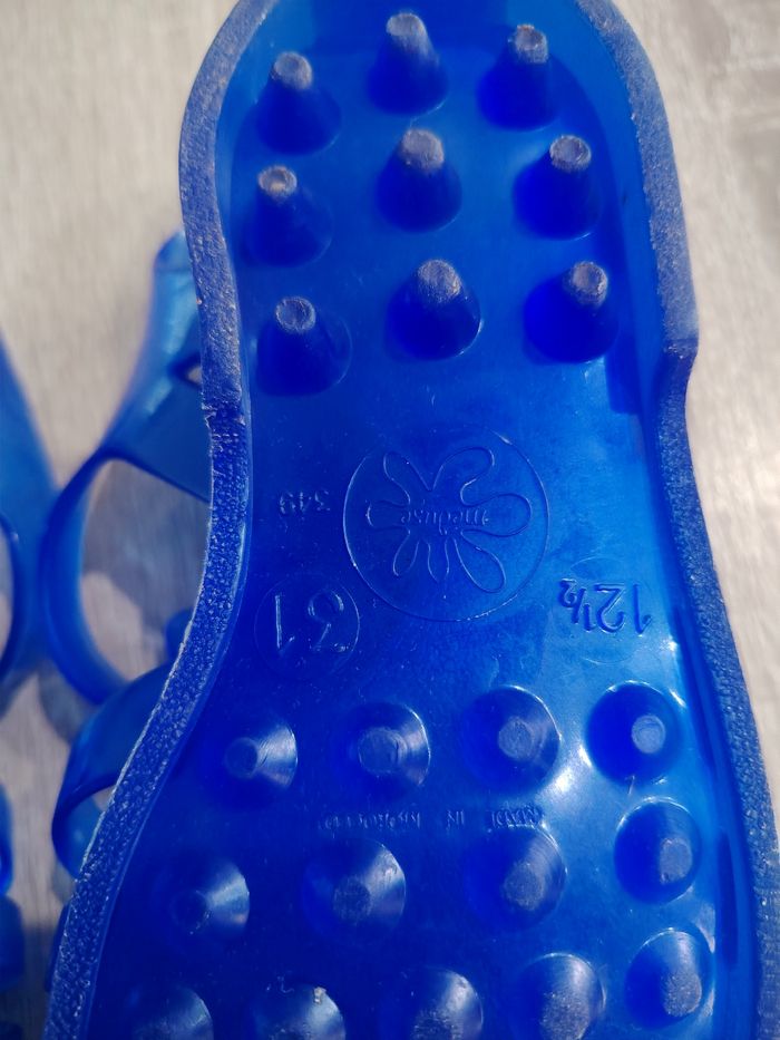 Sandales bleu meduse en taille 31 en très bon état - photo numéro 6
