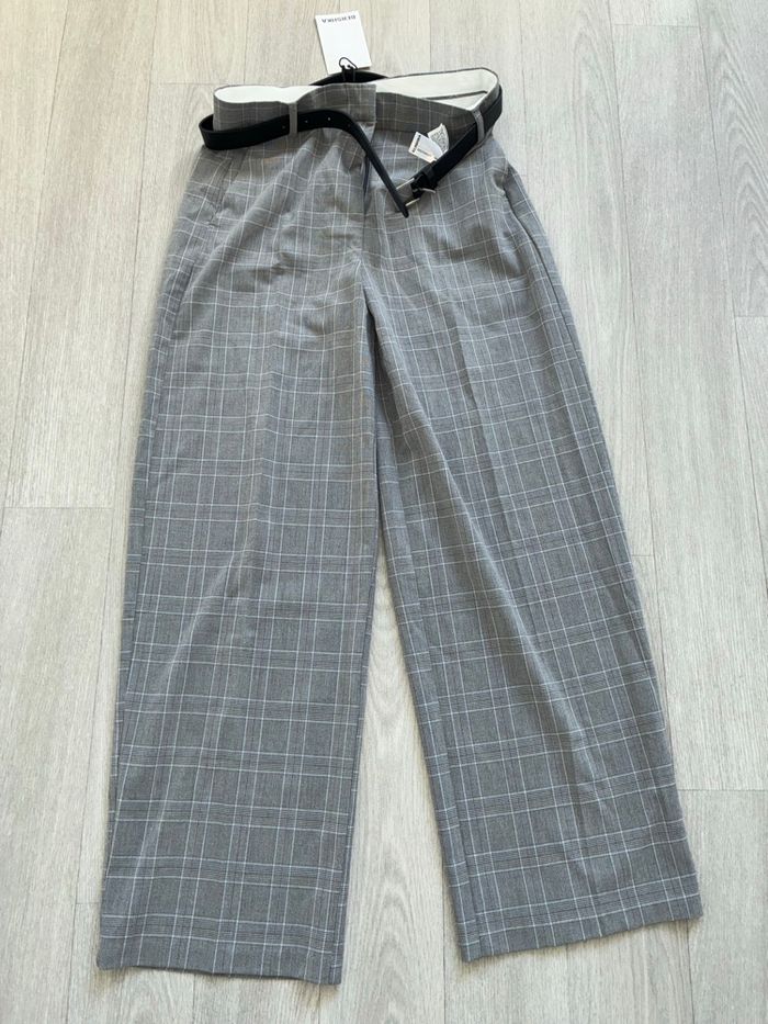 Pantalon gris Bershka avec ceinture S