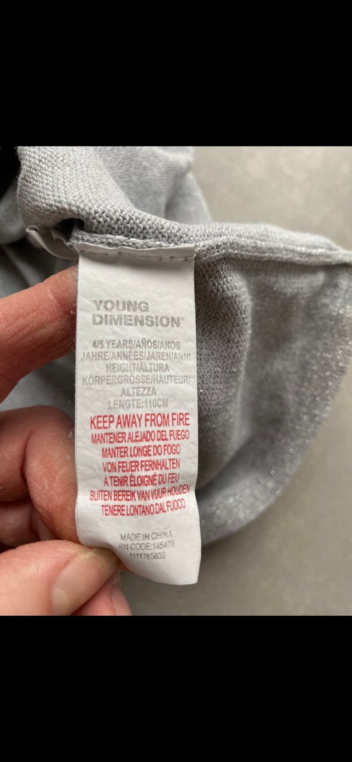 Robe de fêtes manches longues pailletés 4 ans - photo numéro 9