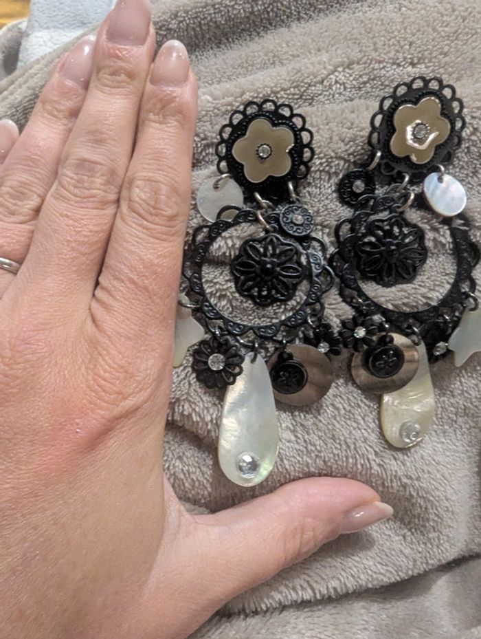 Grandes boucles d'oreilles - photo numéro 5