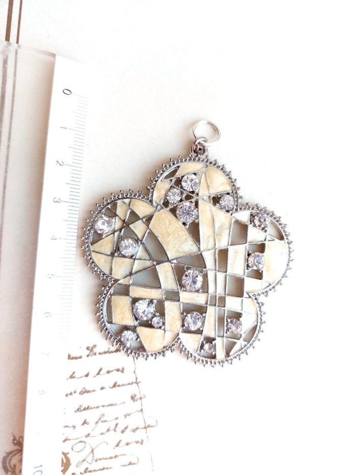 Magnifique pendentif fleurs vintage - photo numéro 4