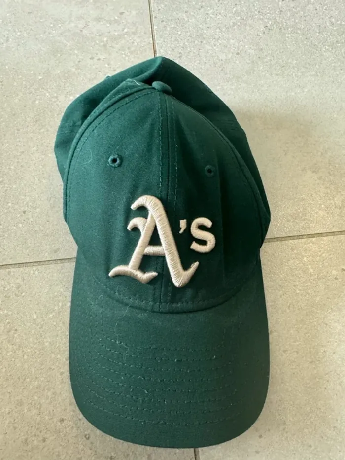 Casquette verte foncé New era, bon état
