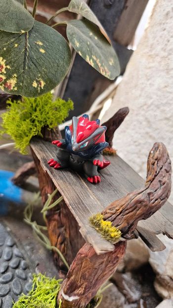 Super figurine Pokemon Nintendo finger puppet Zoroark