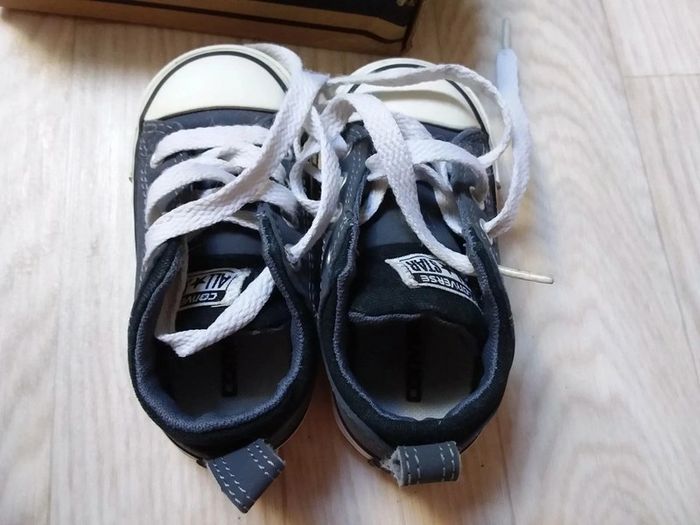Converses en cuir lisse en très bon état - photo numéro 6