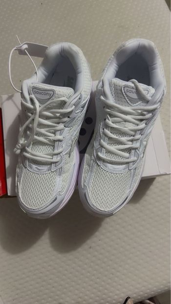 Basket Neuve de Marque Saucony Taille 43