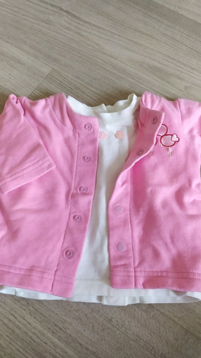 T-shirt et gilet