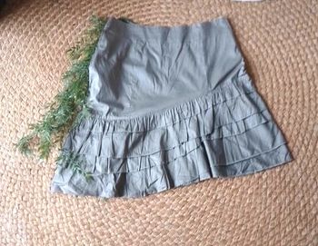 Jupe asymétrique taille 42 neuve sans étiquette avec étiquette