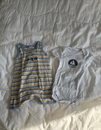 Lot Bodies Petit Bateau manches courtes - Taille 6 mois