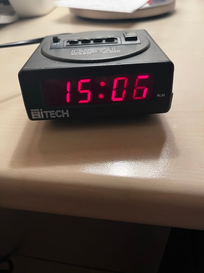 Horloge  et alarme - photo numéro 3