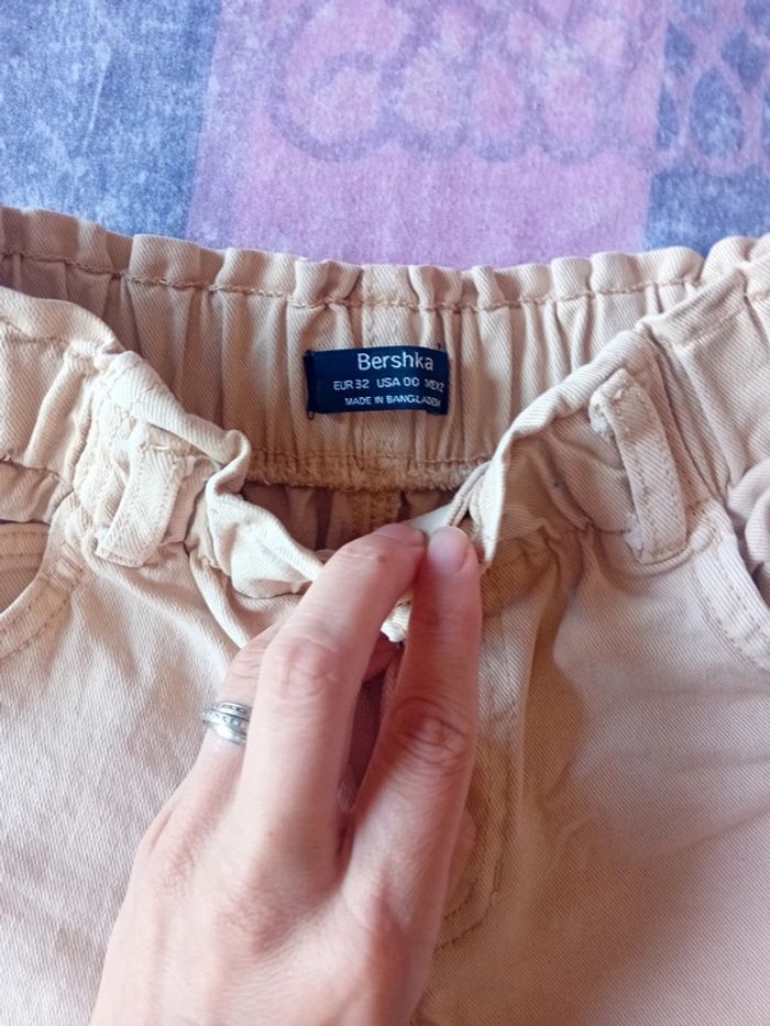 Short bershka taille 32 - photo numéro 4