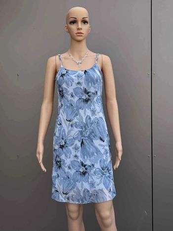 Robe bleu fleurie taille 36 – État excellent