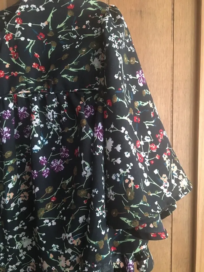 Petit haut léger à manches amples T 42/44 - photo numéro 4