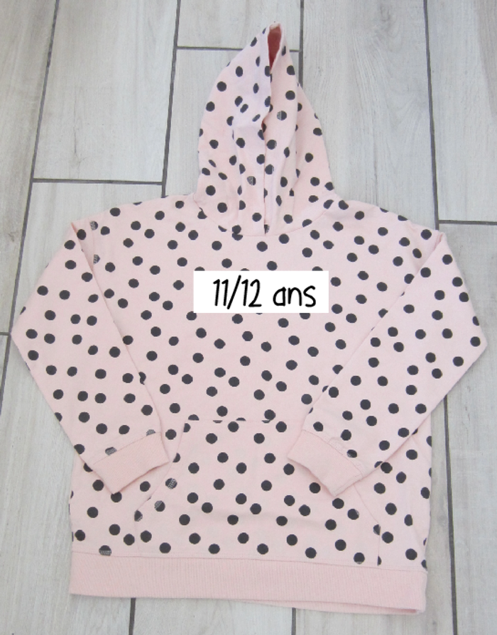 Sweat shirt a capuche neuf.