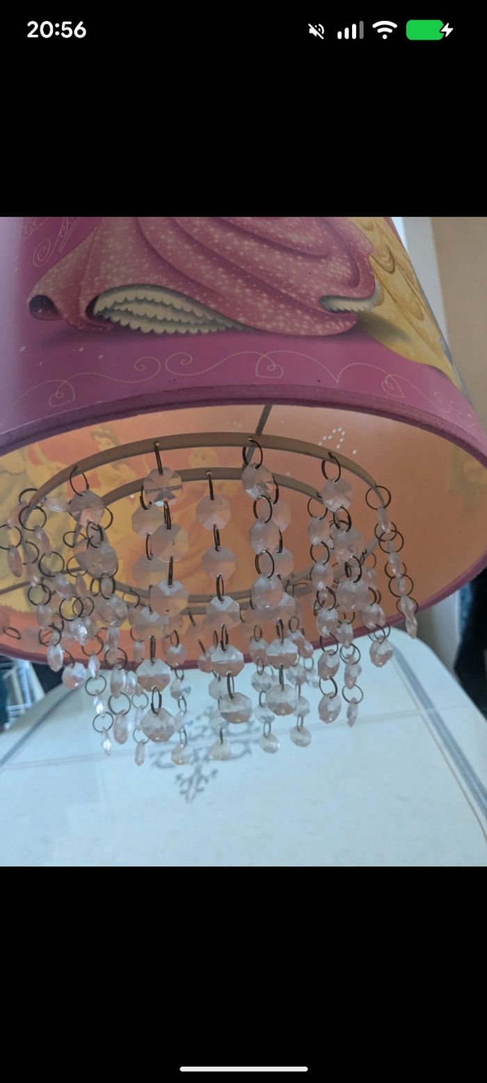 Beau lustre princesses Disney. - photo numéro 5