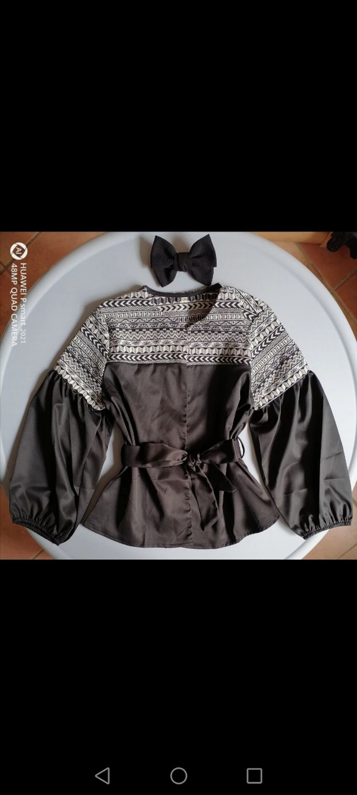 Ensemble neuf veste ethnique et barrette