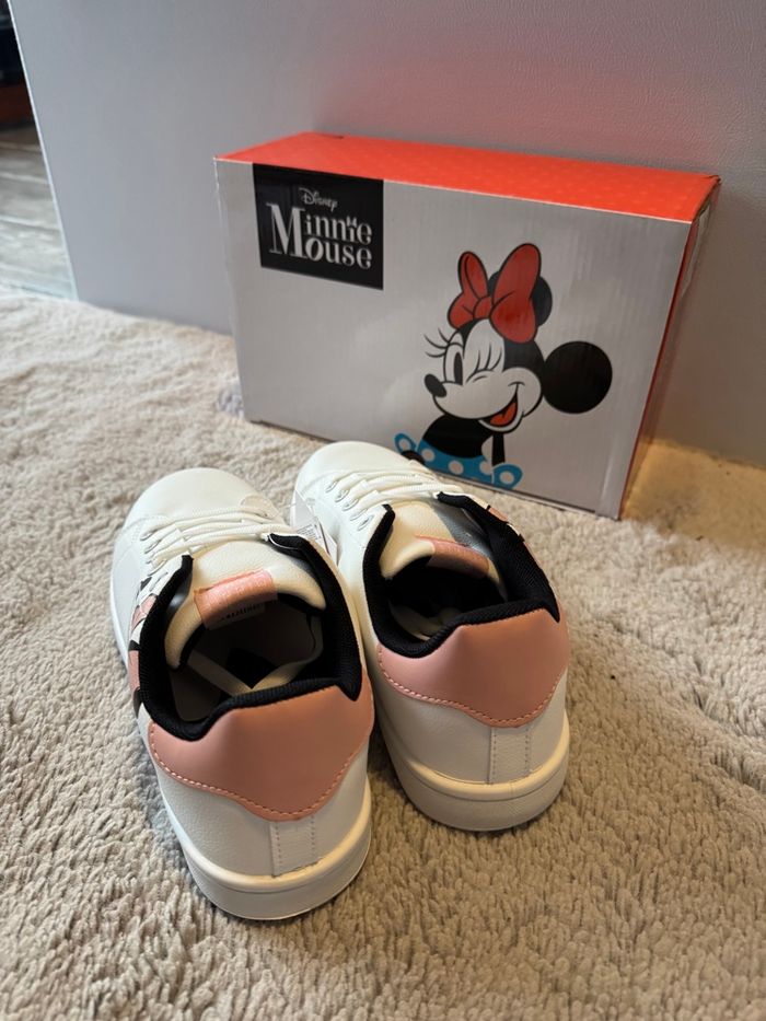Basket Minnie mouse taille 39 - photo numéro 3