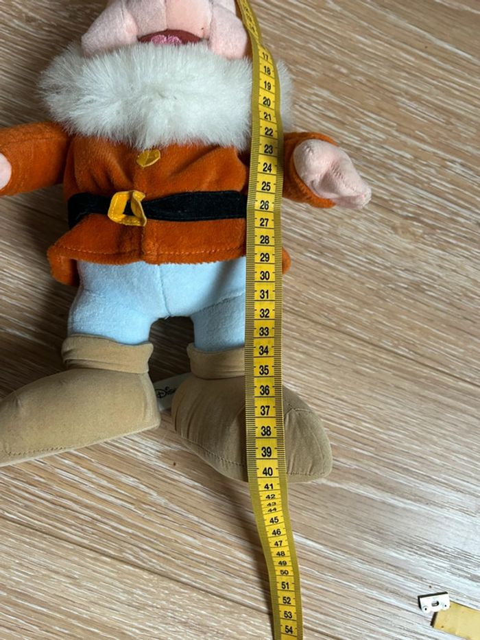 Peluche vintage Disneyland Paris - Joyeux - blanche neige et les 7 nains - photo numéro 9