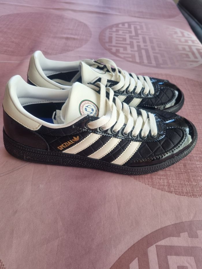 Baskets Adidas Spezial neuves