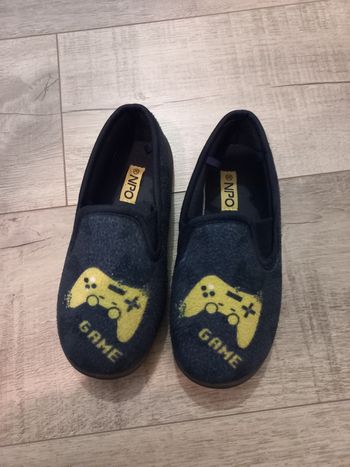 Chaussons taille 32 comme neuf