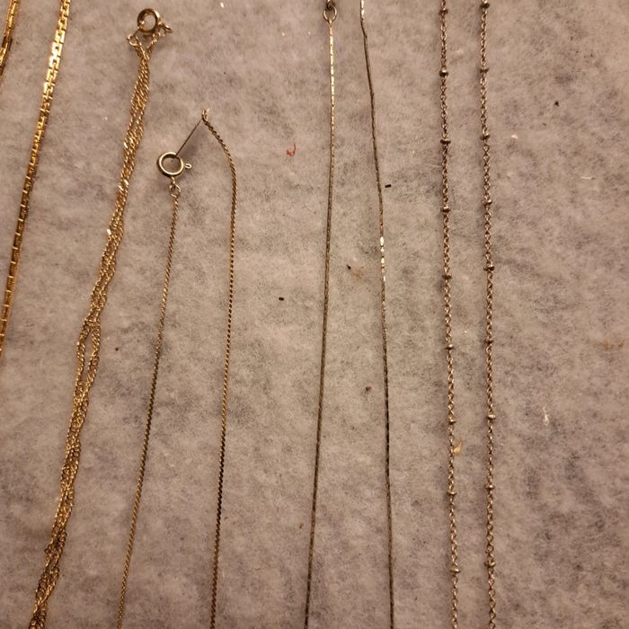 Lot colliers doré tout en finesse - photo numéro 10