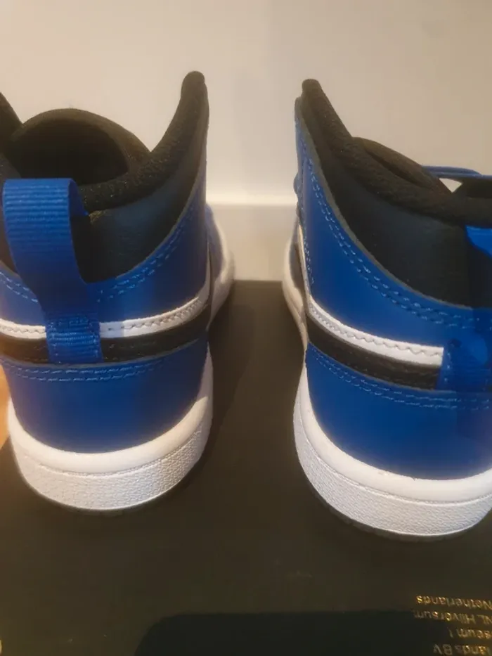 Nike Jordan 1 Mid (28) - photo numéro 6