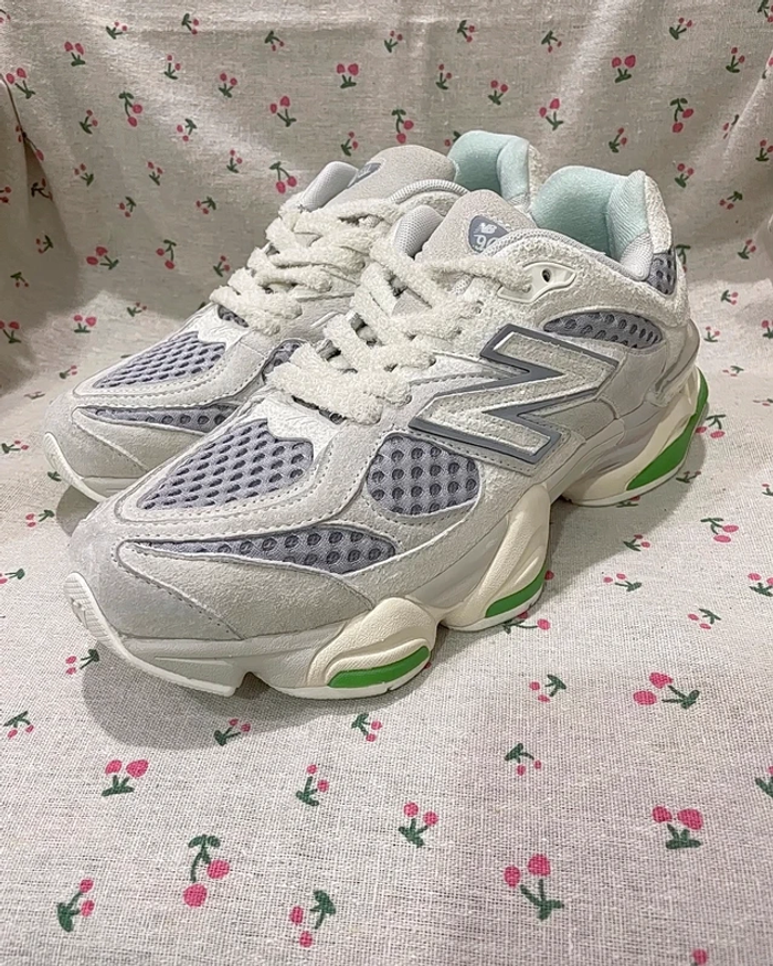 New Balance 9060 Beige 39.5