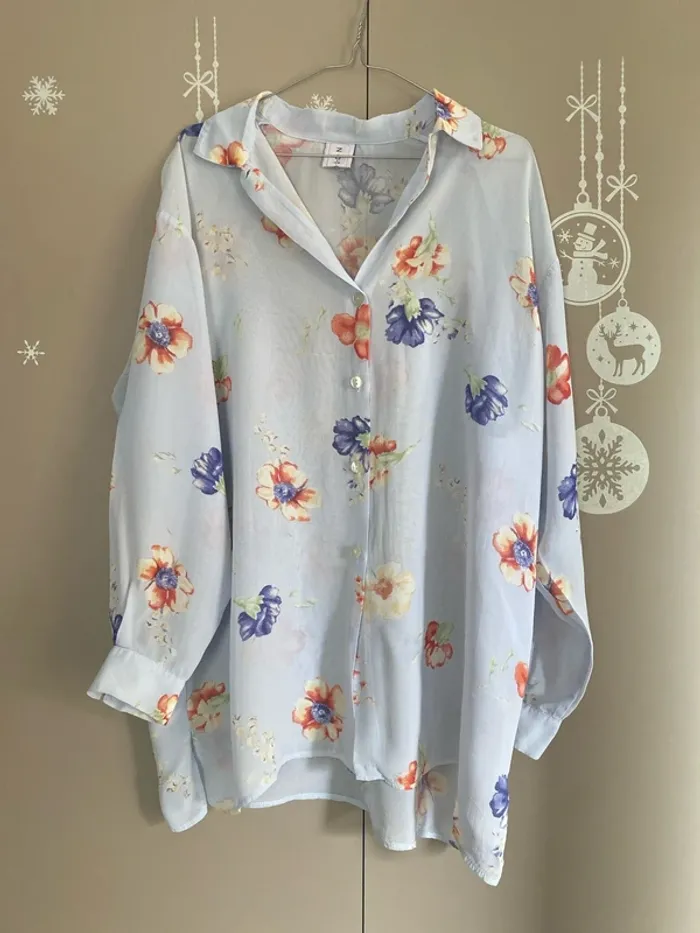 Longue chemise en voile fleurie