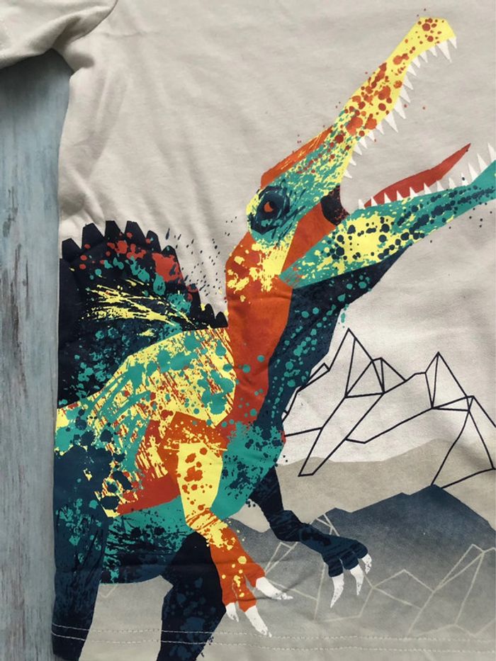 Tee-shirts neufs - photo numéro 2