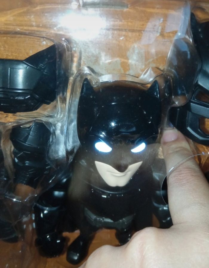 Coffret Batman yeux lumineux métal - photo numéro 2