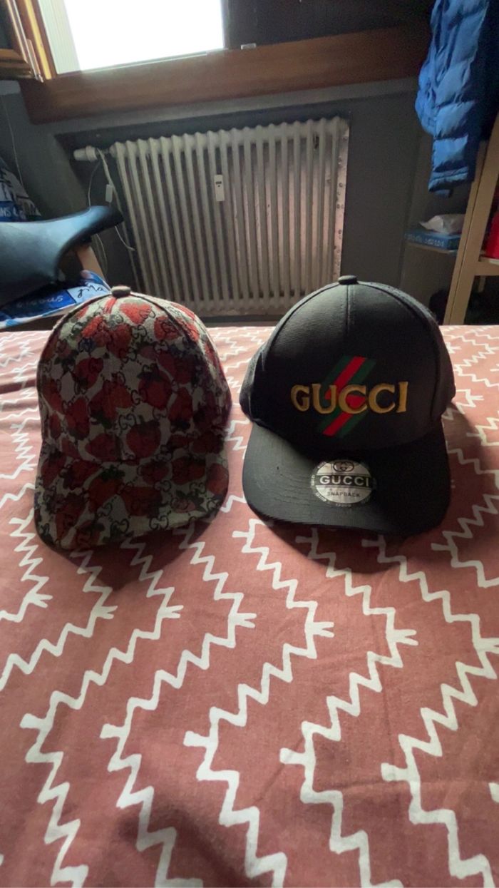 2 casquette Gucci