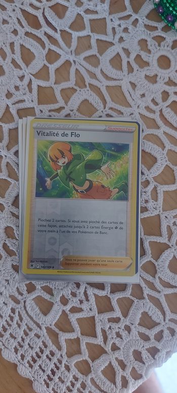 100 Carte pokemon holographique et riverse