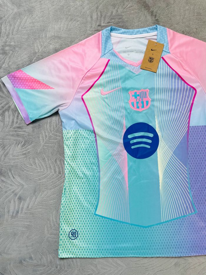Maillot concept foot Barça bleu rose taille M - photo numéro 2