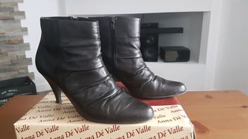 Bottines noires talons hauts taille 40