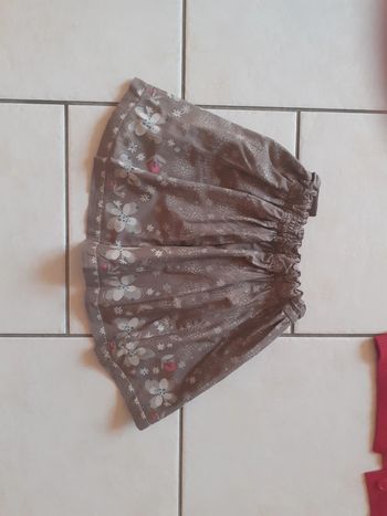 Jupe vertbaudet marron claire fleurie 4 ans taille réglable