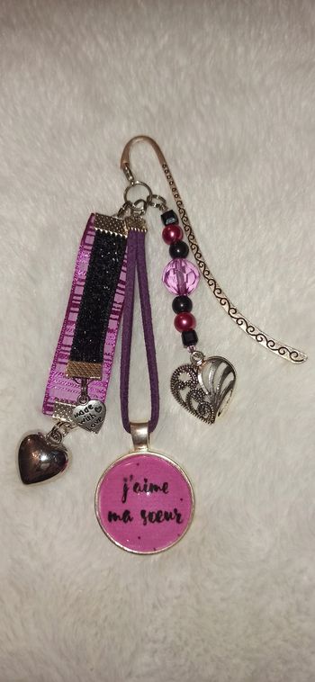 Marque page ou bijoux de sac " J'aime ma soeur "