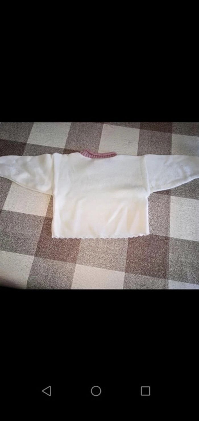 Pull blanc 6 mois - photo numéro 3