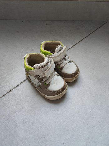 Baskets Vertbaudet taille 19