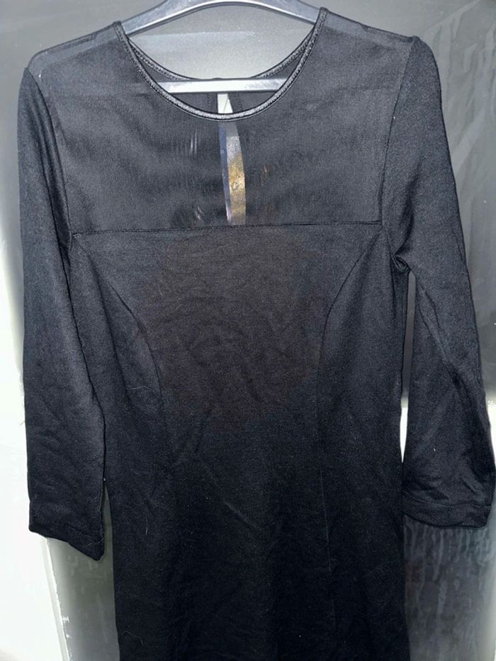 Jolie robe noire Taille 36 - photo numéro 2