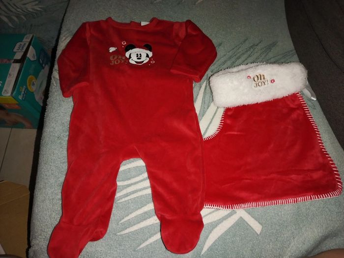 Pyjama Noël 6 mois +botte de Noël